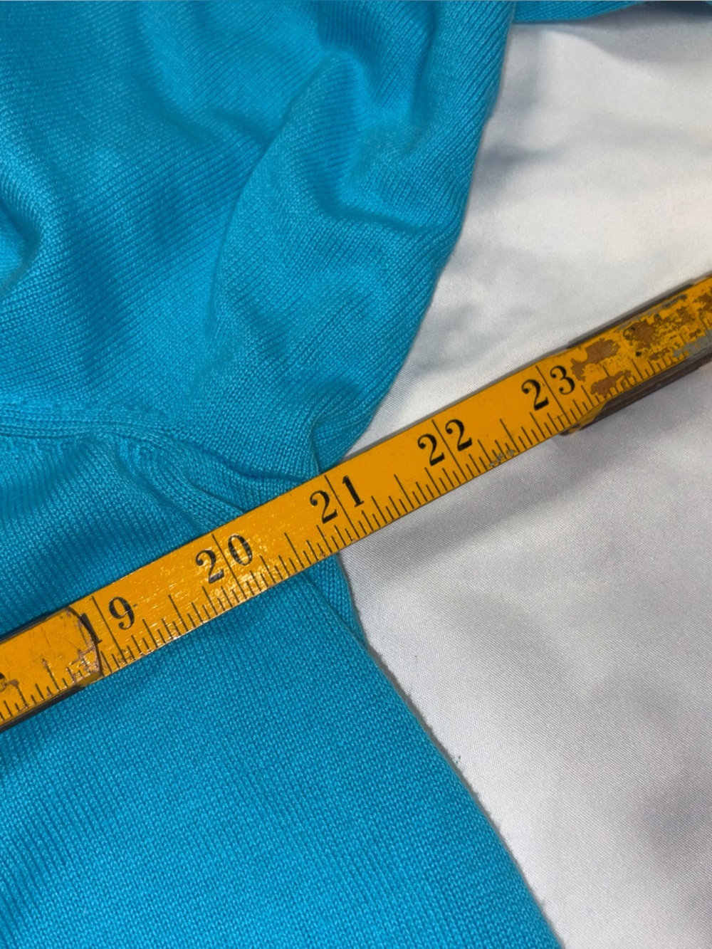 Vintage Blue V-Neck Sweater with White Trim lot B - Picture 4 of 4